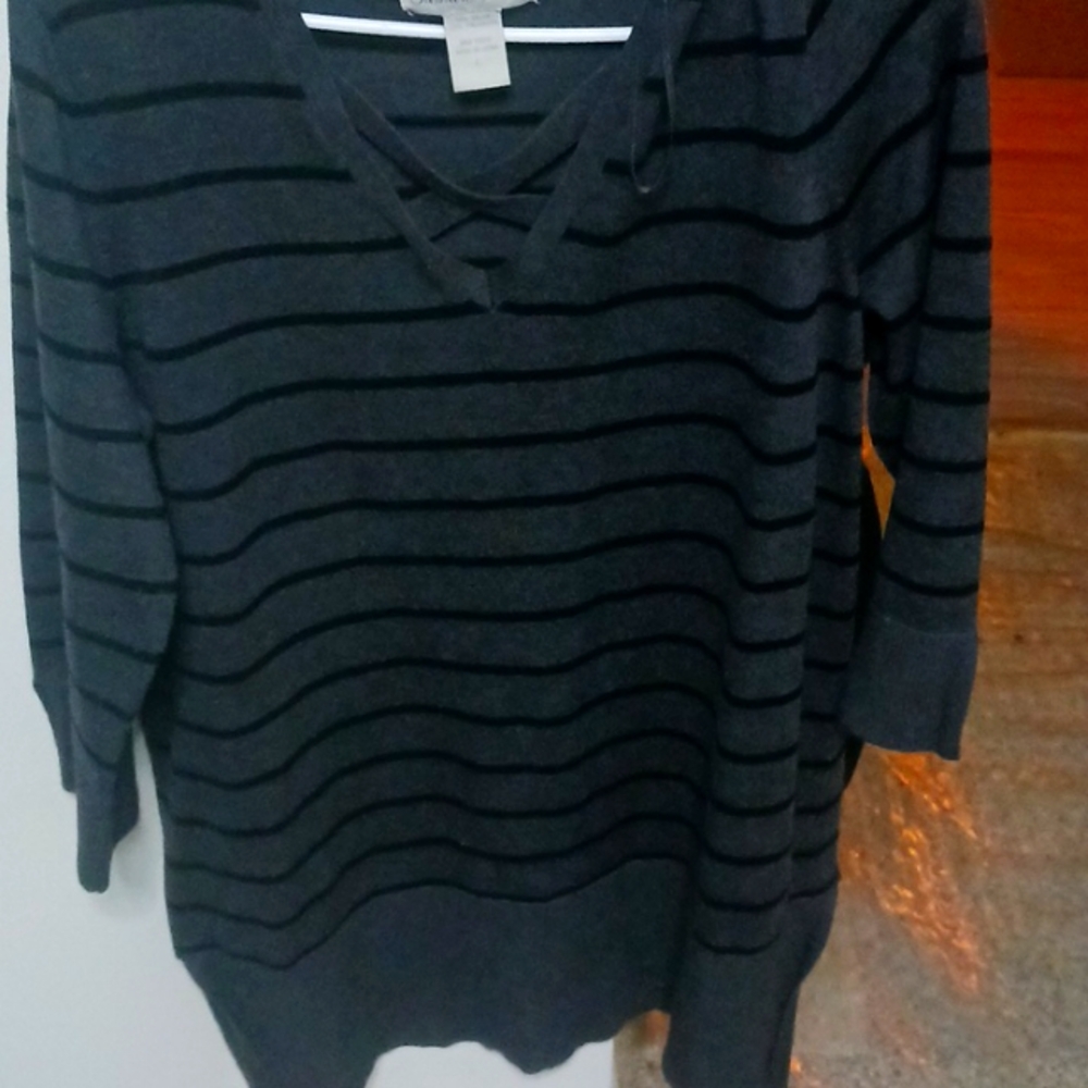 Grey with black stripes 3/4 sleeve sweater
